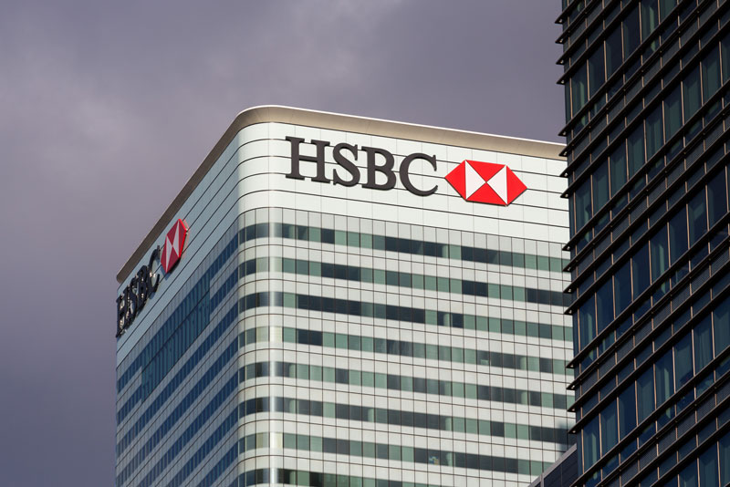 HSBC có thể cắt giảm chục nghìn nhân viên